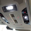 頭上のコンソール。照明はLED。