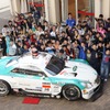 中嶋一貴選手が、御殿場市内の小学校でモータースポーツに関する特別授業を行った