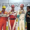 各レース優勝者には金メダルが授与される（昨年大会の第1レース優勝者たち）。