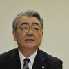 決算と特別事業計画の説明をする西澤俊夫東電社長（4日・東電本店）