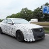 ドイツ・アウトバーンで高速走行テストを行うキャデラックATS（動画キャプチャー）