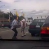 カナダで起きた交通トラブルによる喧嘩（動画キャプチャー）