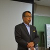 カリキュラム開発に携わったモータージャーナリストの菰田潔氏