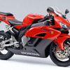 ホンダ、スーパースポーツバイク『CBR1000RR』を発売