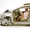 米IIHS（道路保険安全協会）が実施した2006年モデルのホンダシビック（ノンハイブリッド車）の衝突テスト（参考画像）
