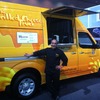 日産 NV2500 ハイルーフをベースにした移動販売車、「ザ・グリルド・チーズ・トラック」仕様（ロサンゼルスモーターショー11）