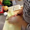 ギョーザ食べたさに包丁を握る手も思わず力が入ります