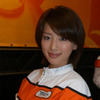 【東京モーターサイクルショー04】写真蔵…あの娘の笑顔に会える