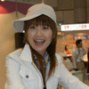 【東京モーターサイクルショー04】写真蔵…あの娘の笑顔に会える