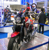 【東京モーターサイクルショー04】クラフトマンシップ全開!…過激な『V-MAX』