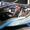 BMW iインテリアデザイン責任者のダニエル・スタークさん