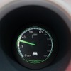 交差点を青信号で通過できるよう、速度制御を促すメーター。