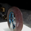 開発中の月面探査車両用タイヤ