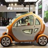 福岡県のEVベンチャー、興和テムザックが出品した2名乗りの小型EV、KOBOTパイ（東京モーターショー11）