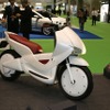 エクリーモEB25。ecomoがデザイン/設計を手掛け、今春、マレーシアにおいて同国初の国産EVスクーターとして発表（東京モーターショー11）