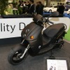 エクリーモES11。「パワフル＆コンパクト」をテーマに、アジアの大都市に暮らす若者のライフスタイルに合わせて開発されたエントリーモデル。テストライド（12月7～11日開催）に提供（東京モーターショー11）。