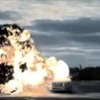 TNT爆弾の爆発にも耐えるジャガーXJの防弾装甲仕様車、センチネル（動画キャプチャー）