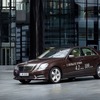 メルセデスベンツEクラス初の市販ハイブリッド車、E300BlueTECハイブリッド