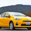 若い年齢層をターゲットとしたコンパクトハイブリッドカー「アクア」