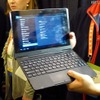 ドックを付けた状態だとノートPCのように見える「IdeaTab S2 10