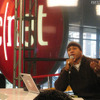 CES 2012　CNETブースにLL Cool J