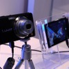 パナソニックの試作機。Wi-Fiを使ってスマホ側からモニタリングしながらコントロールできる（CES 12）