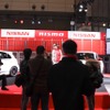 日産ブースに出現したグランドスタンド（東京オートサロン12）