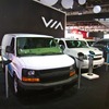 VIAモータースの3台のEV。ブースにはボブ・ラッツ氏も姿を見せた（デトロイトモーターショー12）