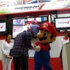 【WHF 2012冬】『マリオカート7』トーナメント開催！大人から子供まで白熱のデットヒート マリオから優勝盾が贈られました