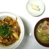 巡視船はやと。白菜とキノコを使った丼に豚汁
