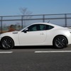 スバルBRZ（Rグレード、6AT、16インチホイール）