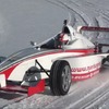 マイナス16度の雪上のドイツ・ニュルブルクを走行するフォーミュラマシン（動画キャプチャー）