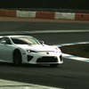 ポルトガルのエストリルサーキットでレクサスLFAをテストするアレックス・ブルツ選手