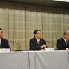 トヨタ会見。豊田社長、新美副社長、佐々木副社長（2011年4月22日）。