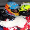 ペレス（背中、ザウバー）とアロンソ（フェラーリ。3月25日、F1マレーシアGP決勝）