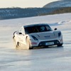 ノキアンタイヤを装着したフィンランドのEV、E-RAによる氷上最高速チャレンジ