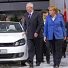 中国・温家宝首相とドイツ・メルケル首相が、ウォルフスブルグのフォルクスワーゲン工場を訪問