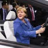 中国・温家宝首相とドイツ・メルケル首相が、ウォルフスブルグのフォルクスワーゲン工場を訪問