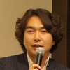 島下泰久氏（『2011年版間違えだらけのクルマ選び』が発売された際の記者会見）