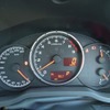 スピードメーターは260km/hスケール。中央の回転計は9000回転まで刻まれる。