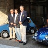 アルペン・クラシックカー・ラリー2012　大会会長の新井敏弘氏（中央）と入川ひでと氏（右）