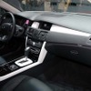 SM5「BOSE」のフロント席。ホワイトパネルが爽やかな印象を与える