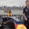 2013年のF1米国GPが開催される新サーキットをインフィニティ『GクーペIPL』でデモ走行したセバスチャン・ベッテル