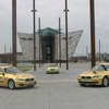 ロンドンオリンピックに協賛するBMWが英国でキャラバン中の3台のゴールドBMW