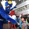 Jリーグ会場でフォーミュラマシンがデモ走行