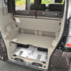 ホンダ・N BOX+ アルミスロープは倒して収納することも可能。
