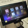 クラリオンが北米で販売するiPhone用のスマートフォンコントローラー『Next GATE』