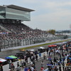 ピットウォークで賑わう鈴鹿サーキット（今季開幕戦）。