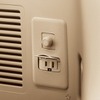 アクセサリーコンセント (AC100V/1500W、インバーター付) (ラゲージルーム右側(アース端子付))