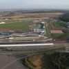9月15日、英国シルバーストンサーキットで行われたフェラーリ964台のパレード